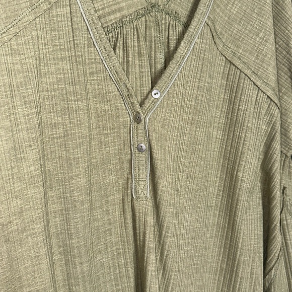 Green Babydoll Short Sleeve Top - Picture 2 of 7